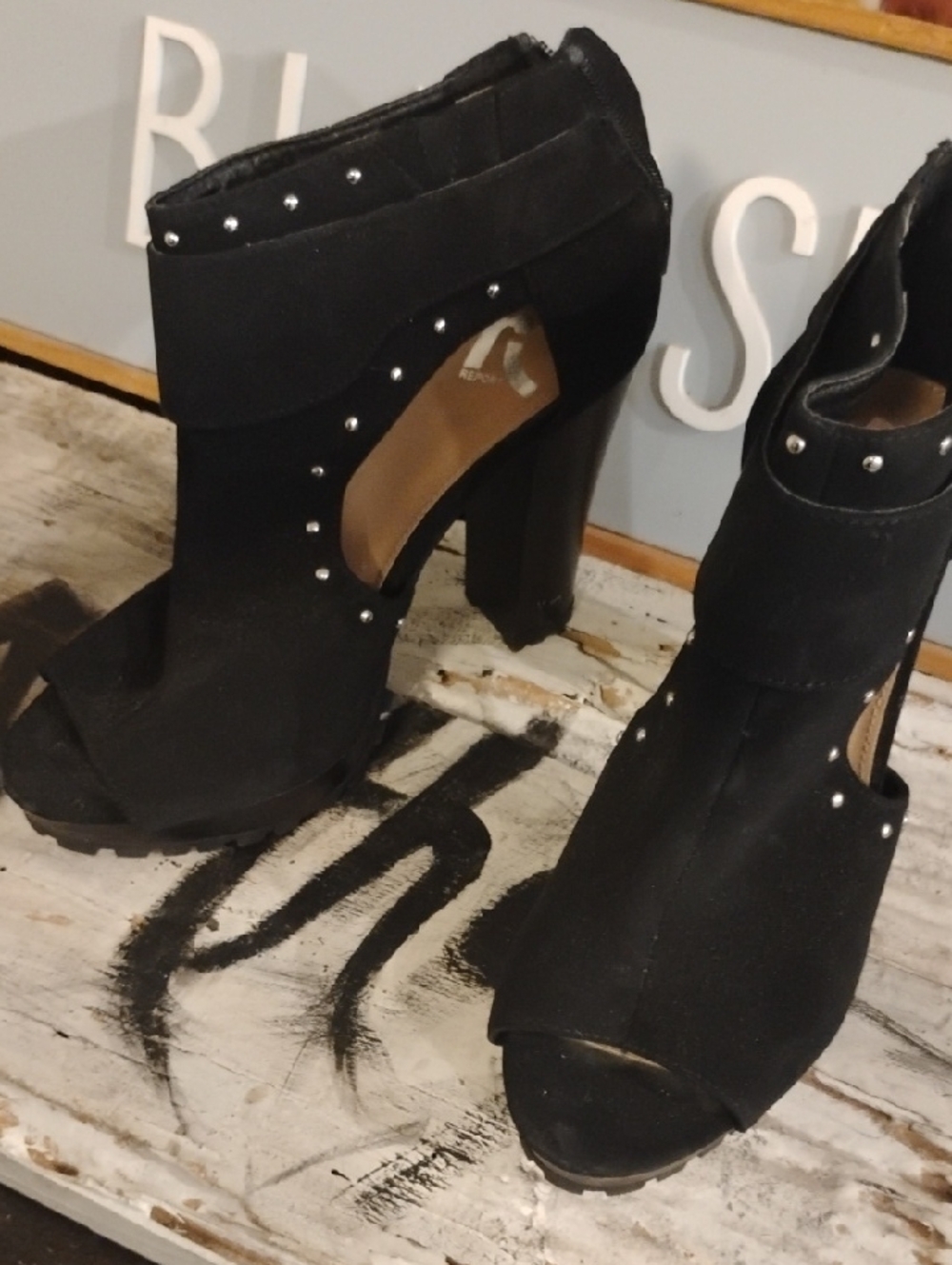 Report Black Suede Studded Platform  Heels Women's 7.5